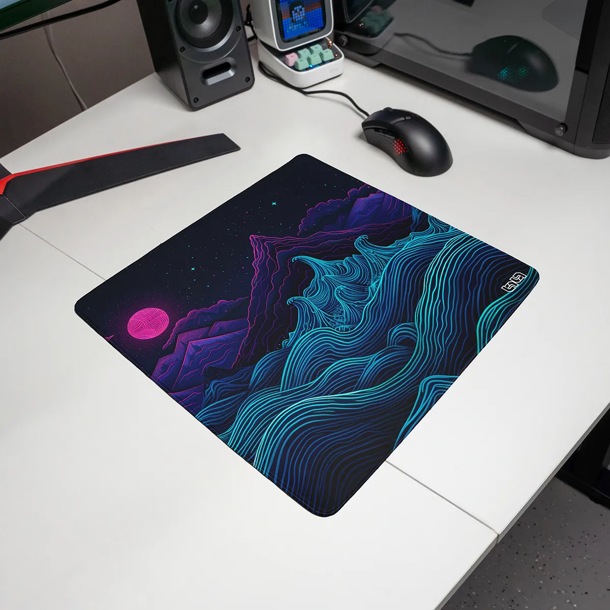 Podkładka pod Mysz Retrowave Mountains - Image 23