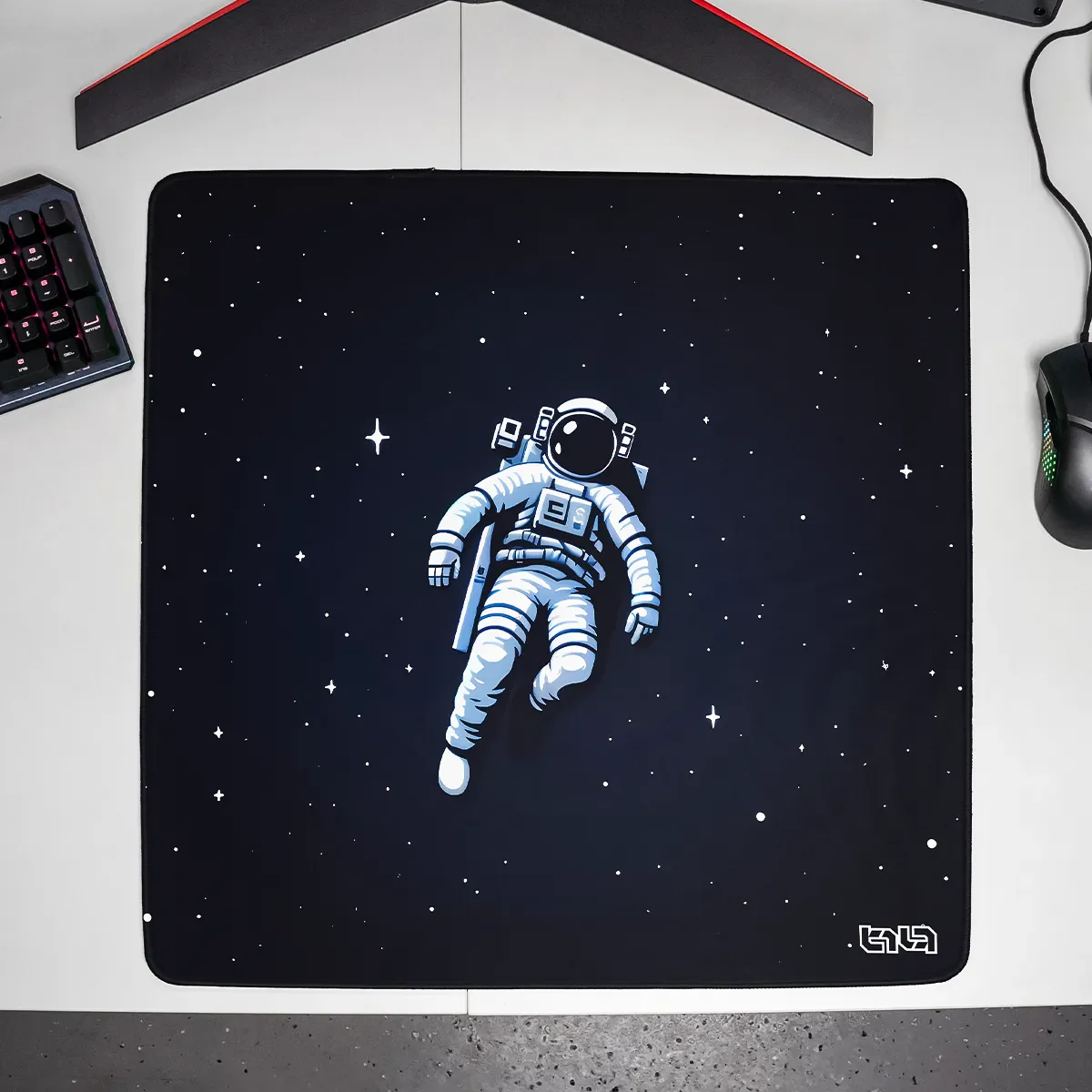 Podkładka pod Mysz Zagubiony Astronauta - Image 17