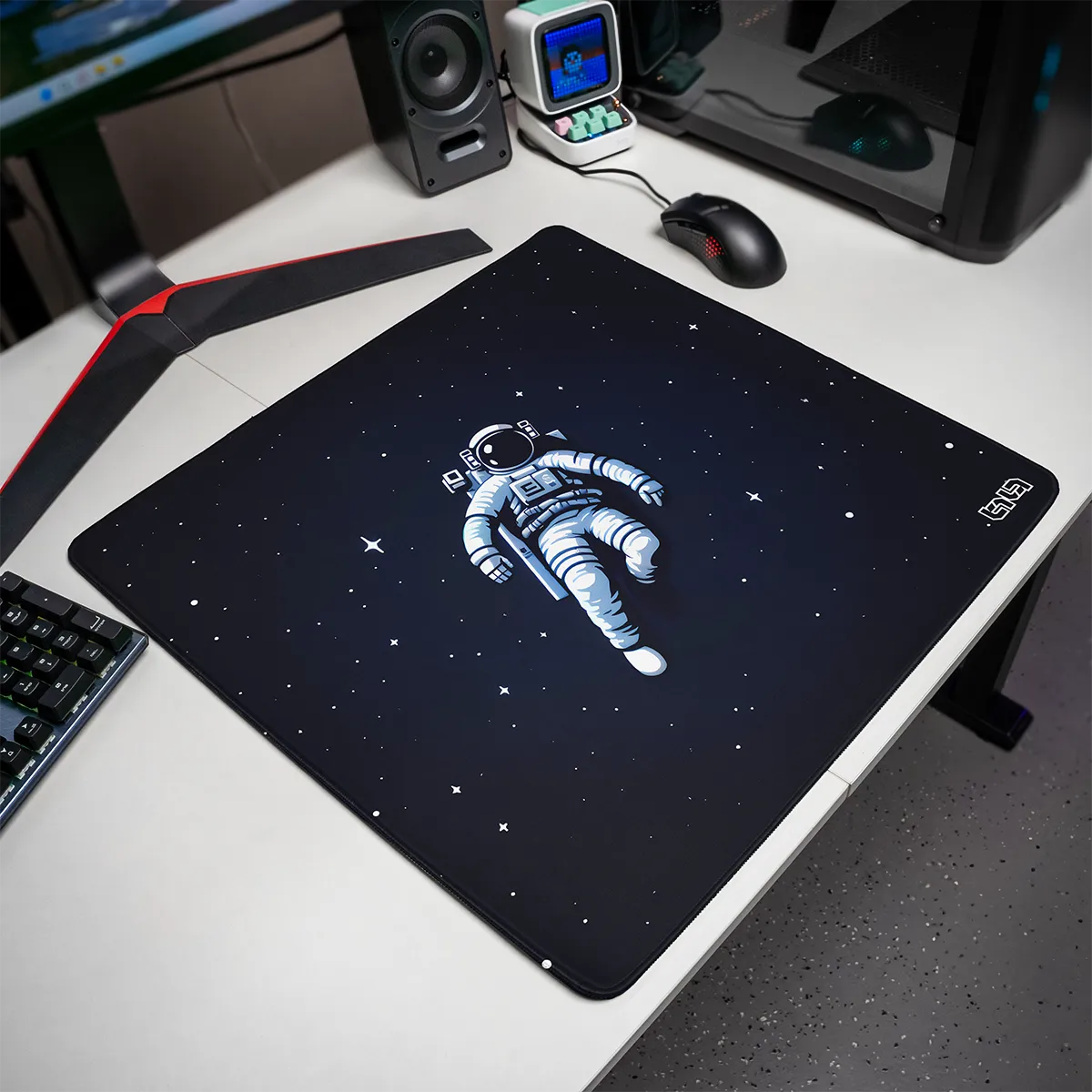 Podkładka pod Mysz Zagubiony Astronauta - Image 19