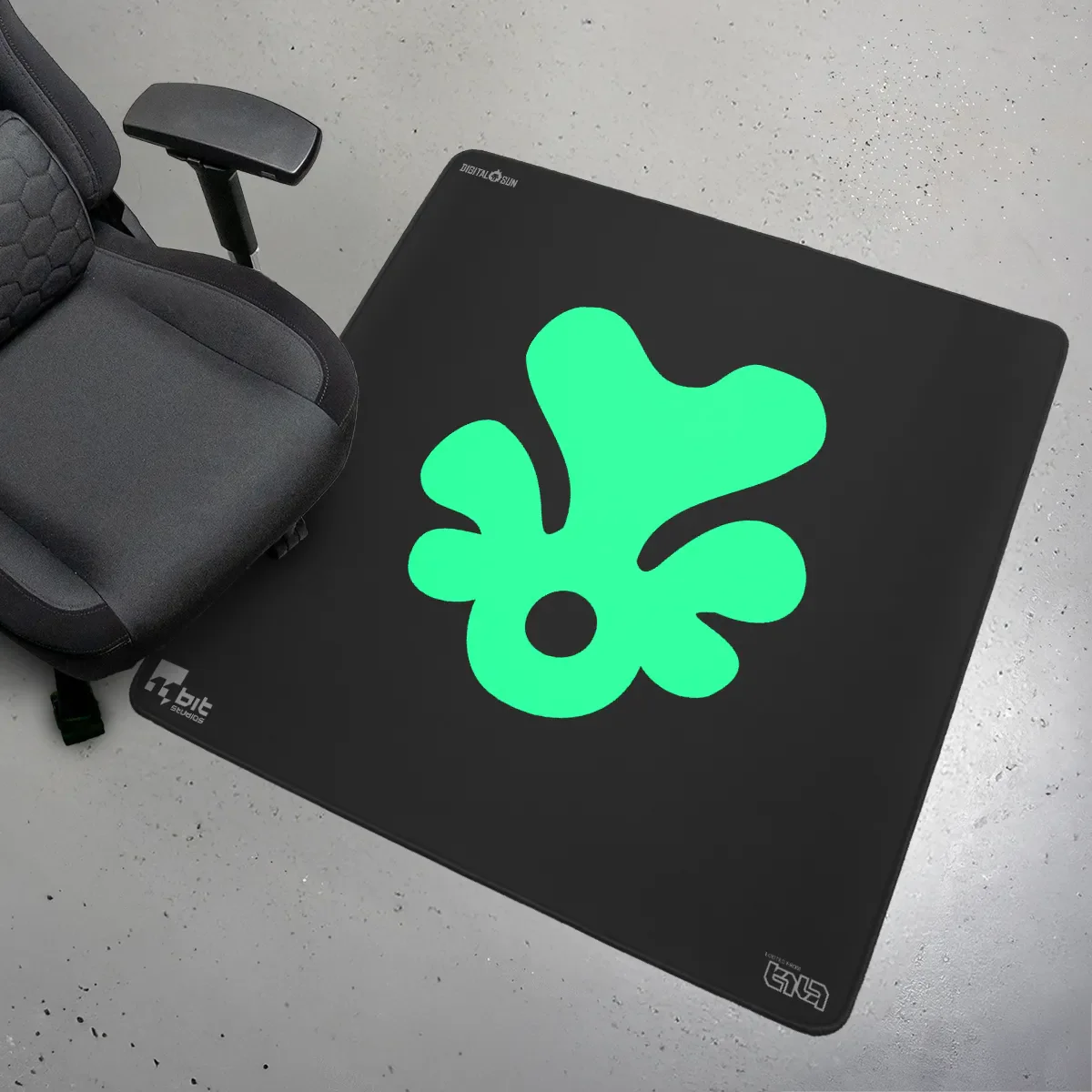 Will's Shop Emblem Floor Pad